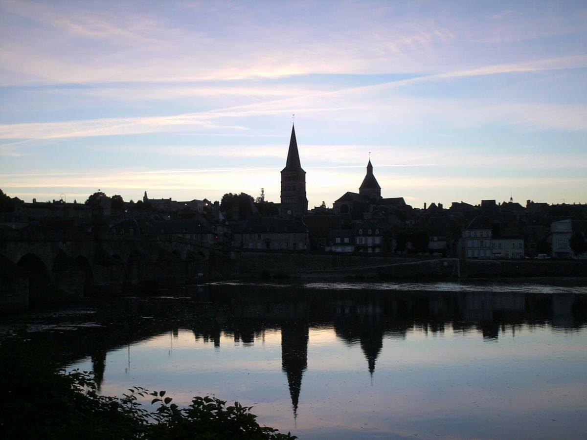 Maison De La Loire ลาชาริเต-ซูร์-ลัวร์ ภายนอก รูปภาพ